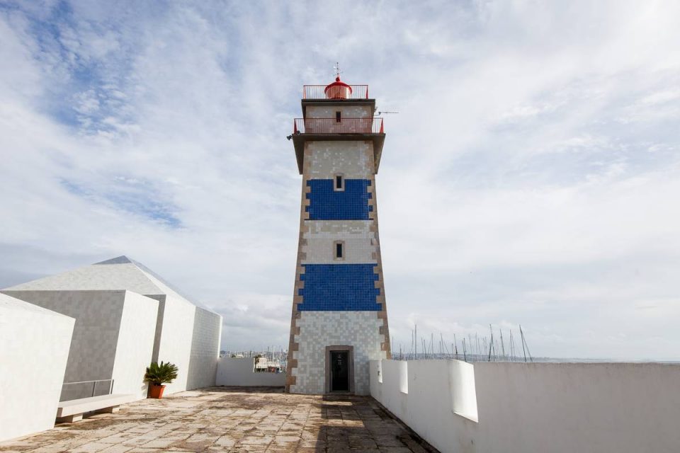 Marginal de Cascais: 6 sítios essenciais junto às praias