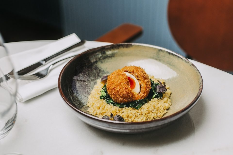 Há novos petiscos coloridos e uma ode ao mar no coração de Lisboa