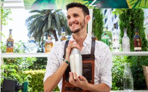Eleito o melhor bartender português de 2019 - é de Guimarães e trabalha no Porto