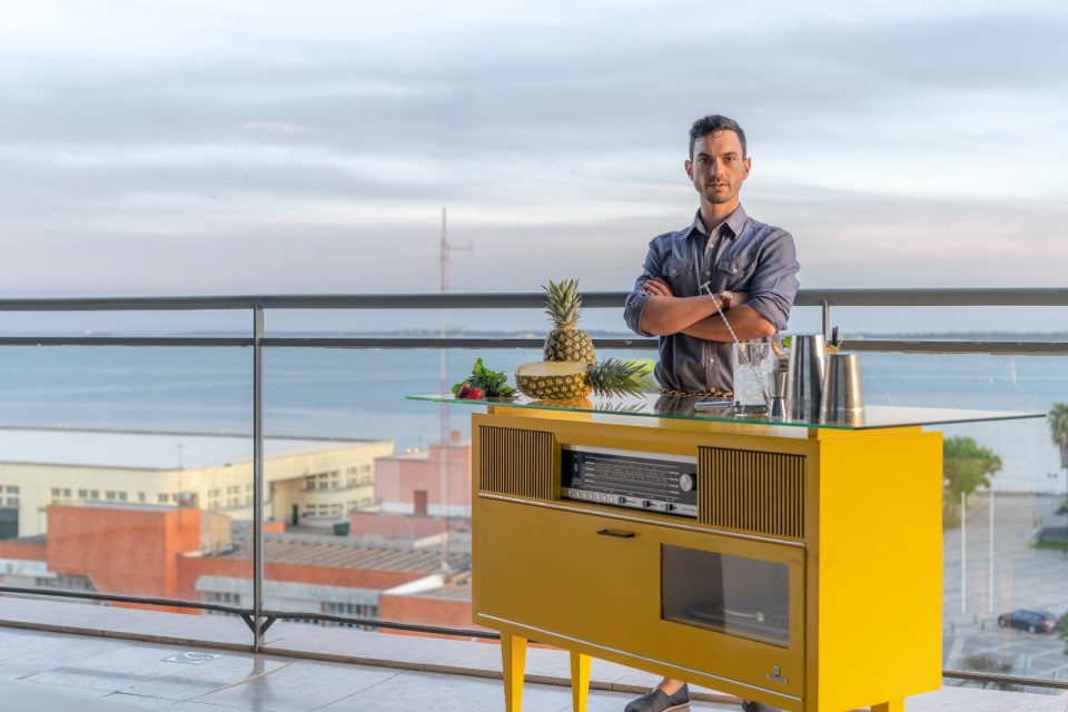 Este verão há novos cocktails para beber com vista para o Sado