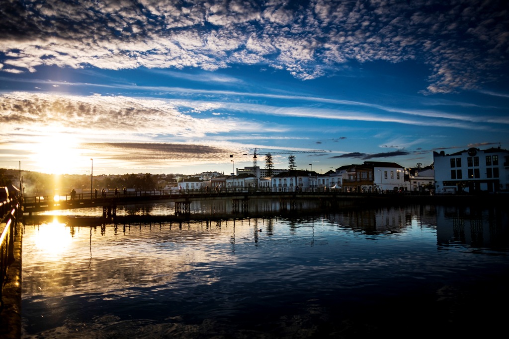 Ponte medieval de Tavira, onde o rio Séqua muda de nome para Gilão. (Filipe Amorim/GI)