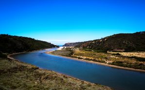 Em Odeceixe, a mistura de águas entre a ribeira de Seixe e o Atlântico criam um cenário digno de admirar. (Filipe Amorim/GI)