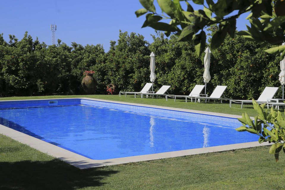 Dormir no sotavento algarvio, com vista para o mar e rodeado de 20 mil laranjeiras