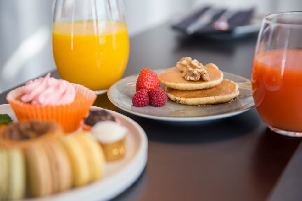 O novo brunch de Lisboa tem sushi, música ao vivo e vista para o Tejo