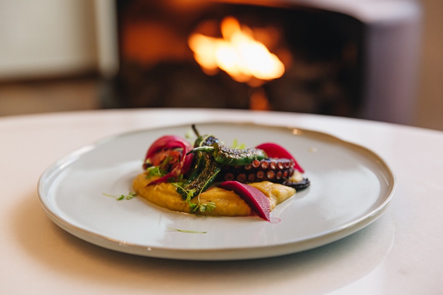 Provar o outono no centro de Lisboa, junto a uma lareira acesa