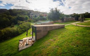 Noites de aconchego no meio da serra, numa aldeia abandonada