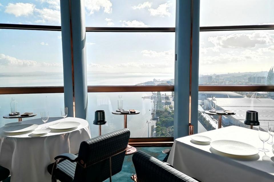 Dia de S. Valentim: jantar a 120 metros de altura, com benção Michelin