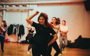 Do hip-hop à salsa e kizomba: escolas de dança apostam nas aulas online e gratuitas