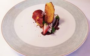 Páscoa em casa: como fazer a torta de laranja e amêndoa do chef André Carvalho