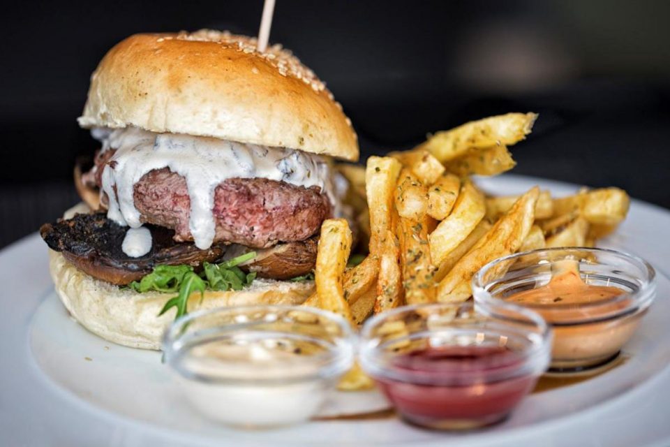 Matosinhos: está de volta a rota que junta petiscos e vinhos a três euros