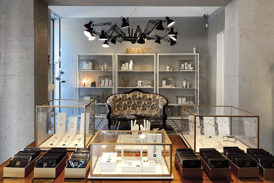 Matosinhos: a loja que cria jóias intemporais e peças acessíveis feitas à mão