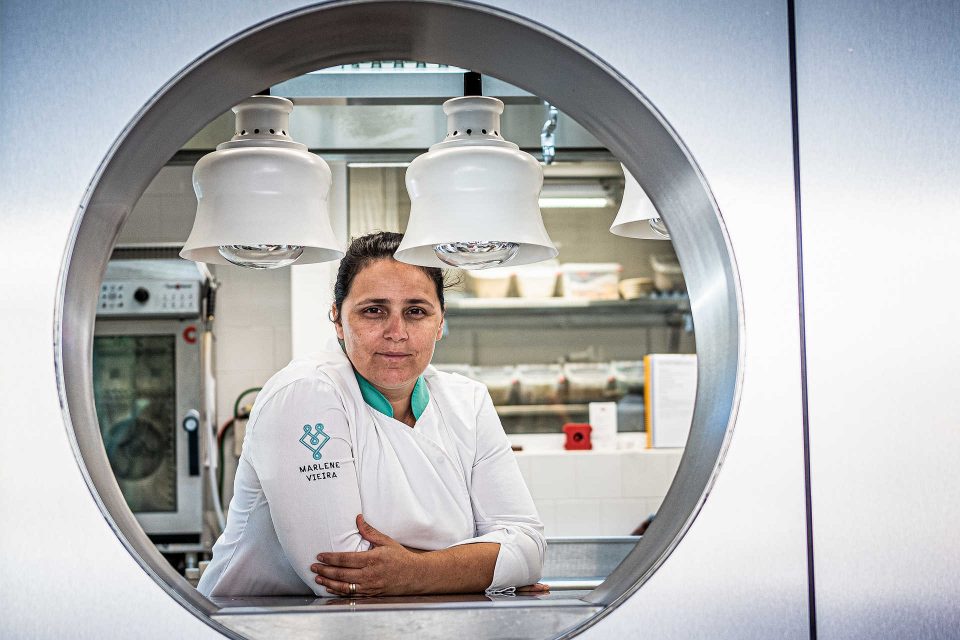 Marlene Vieira casa pratos modernos e intemporais à mesa do novo Zunzum