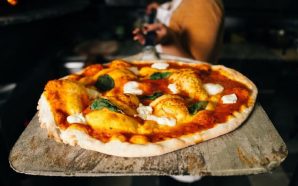 Restaurante do Maus Hábitos lança kits para fazer pizzas em casa