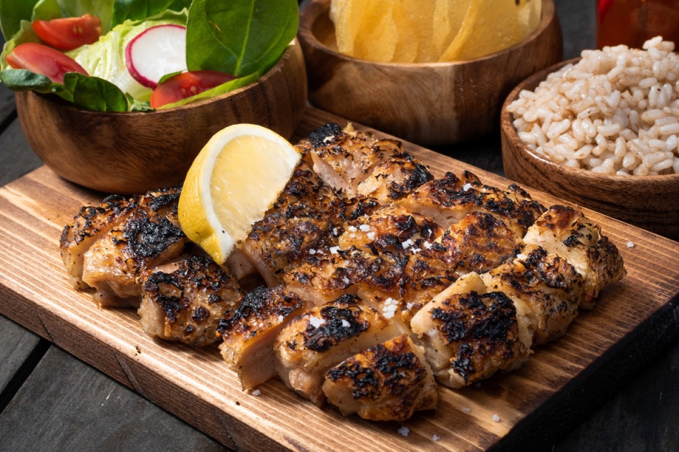 A nova casa de frangos de Lisboa já o serve desossado