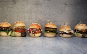 Da Índia ao Brasil, há petiscos do mundo no novo takeaway de Lisboa