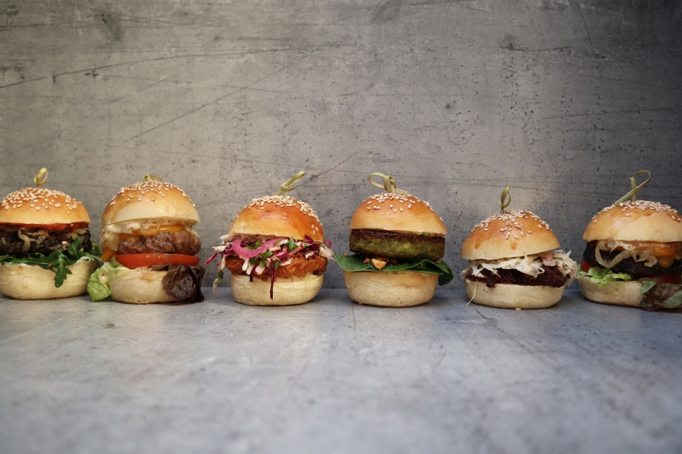 Da Índia ao Brasil, há petiscos do mundo no novo takeaway de Lisboa