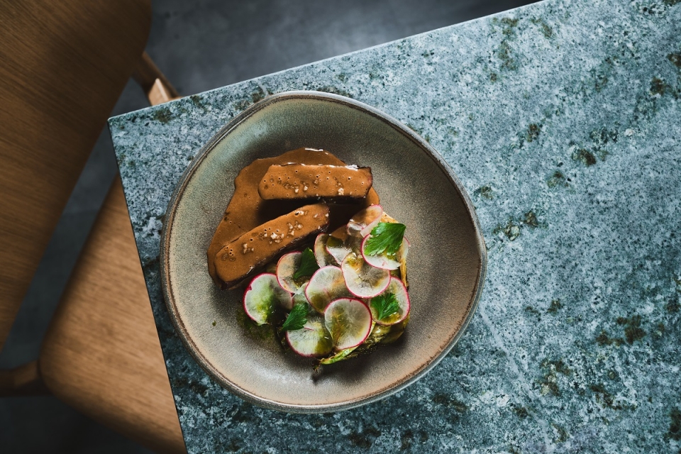 Plano: a casa de Lisboa onde a cozinha tem coração transmontano