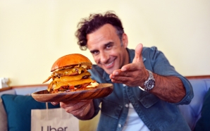 Rui Unas lança hamburgueria virtual com entregas no Porto e Lisboa