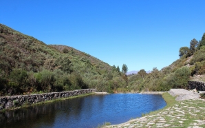 Nova rota da Serra da Cabreira liga praia fluvial, baloiço panorâmico e cabanas de pastor