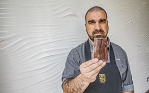 Muxama, o "presunto do mar" esquecido que brilha na cozinha Michelin de Pedro Almeida