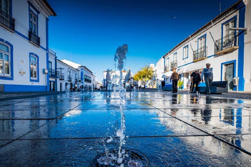 As ruas de Arraiolos enchem-se de poemas e palavras de músicos e escritores