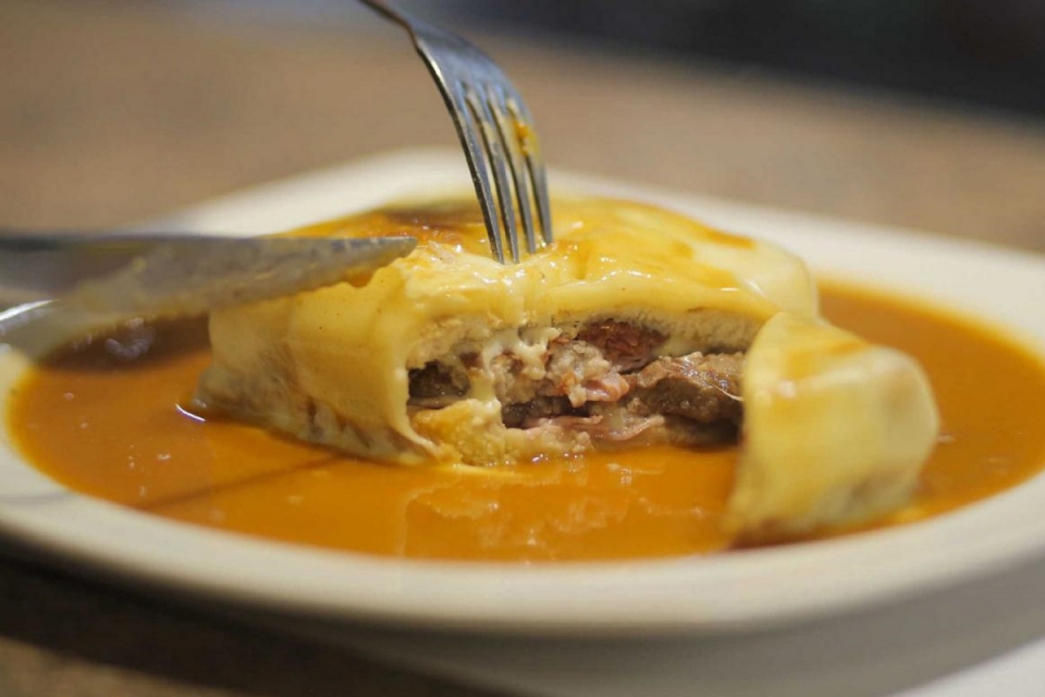 Francesinha é a estrela do festival Dias à Mesa, em Famalicão