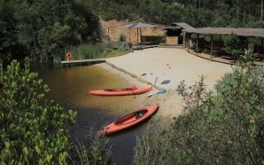 Acampar na Costa Vicentina, junto a uma pequena praia fluvial