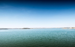 Nasceu uma nova praia fluvial numa baía do Alqueva