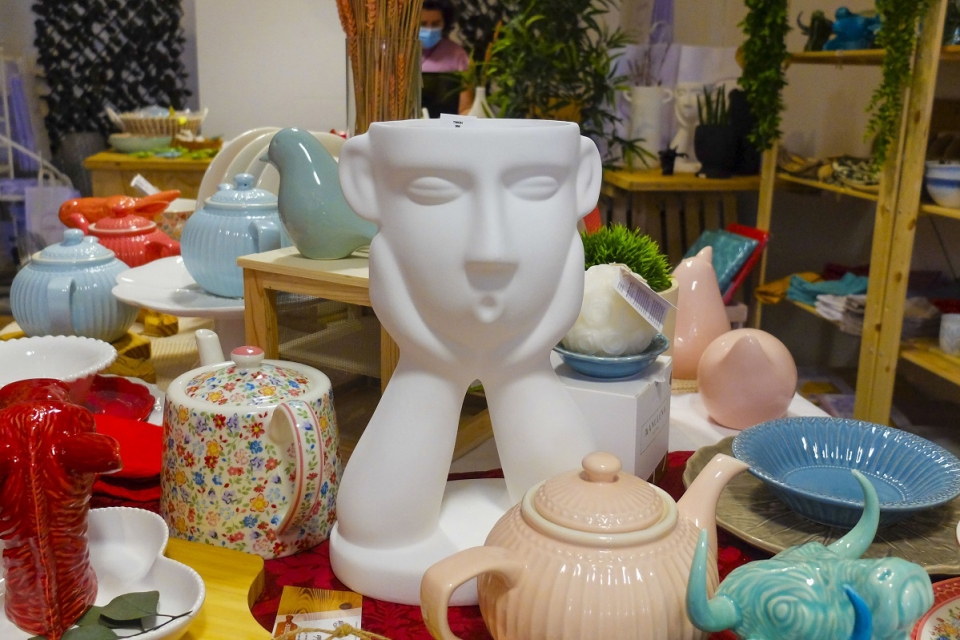 A nova inquilina do Lx Factory tem louças para todas as carteiras