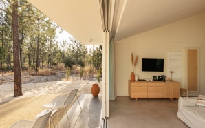 No resort Spatia Comporta, o design de interiores reflete a&hellip;